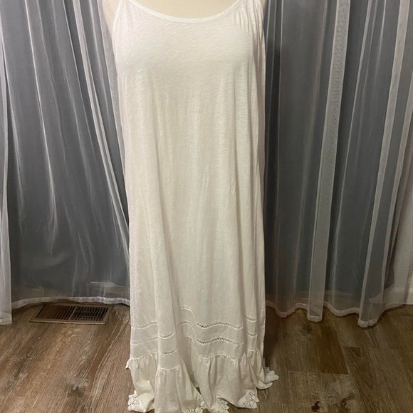 Torrid size 4 NWOT white lace trimmed sleep dress - Picture 2 of 4